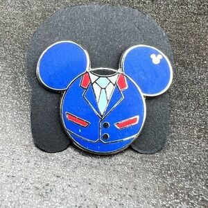 Disney 2011 WDW Soarin' Epcot Uniform Mickey Head Icon Hidden Mickey Trading Pin